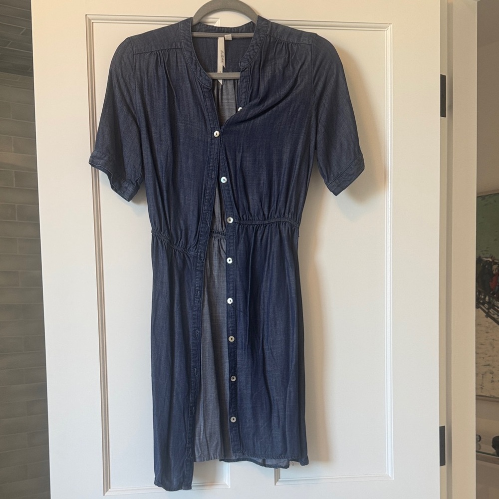 Bellatrix XS Navy Button-Up Midi Dress